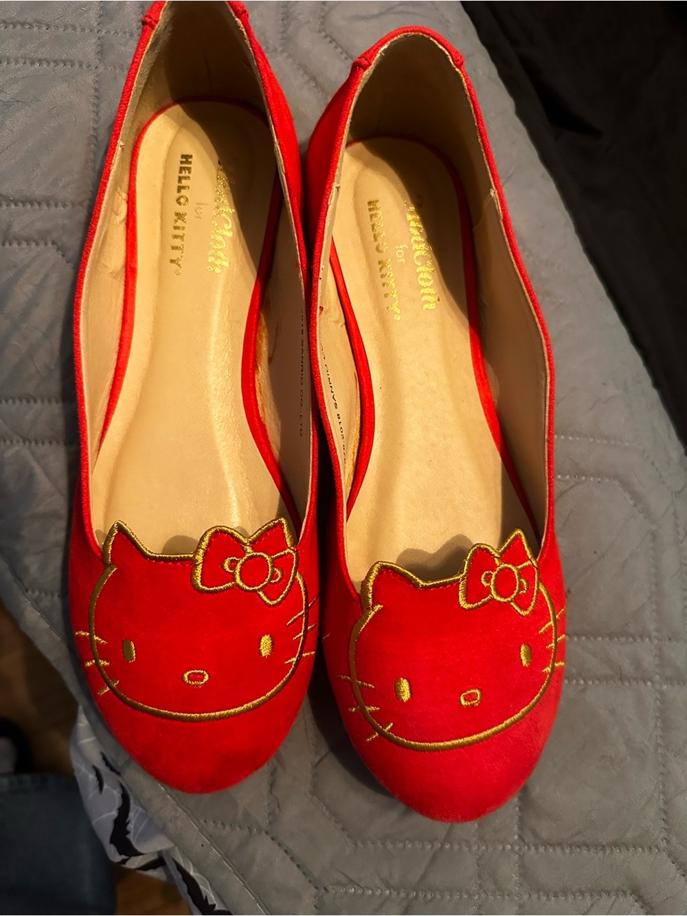 ModCloth x Hello Kitty Red Embroidered Flats WITH BOX (2018)